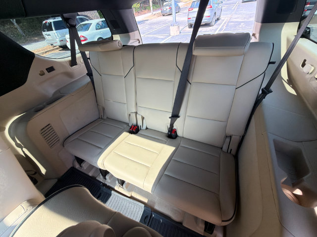 Used 2024 Cadillac Escalade ESV Premium Luxury w/ Performance Package AWD/4WD image 25