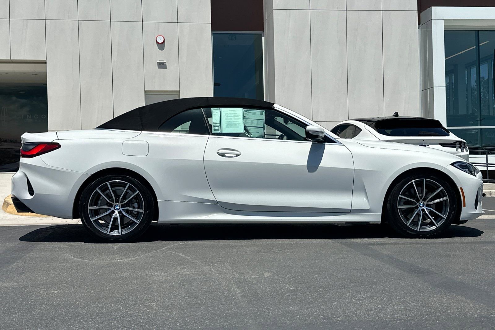 Used 2024 BMW 430i Convertible RWD image 2