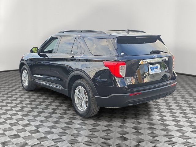 Certified 2023 Ford Explorer XLT RWD image 4