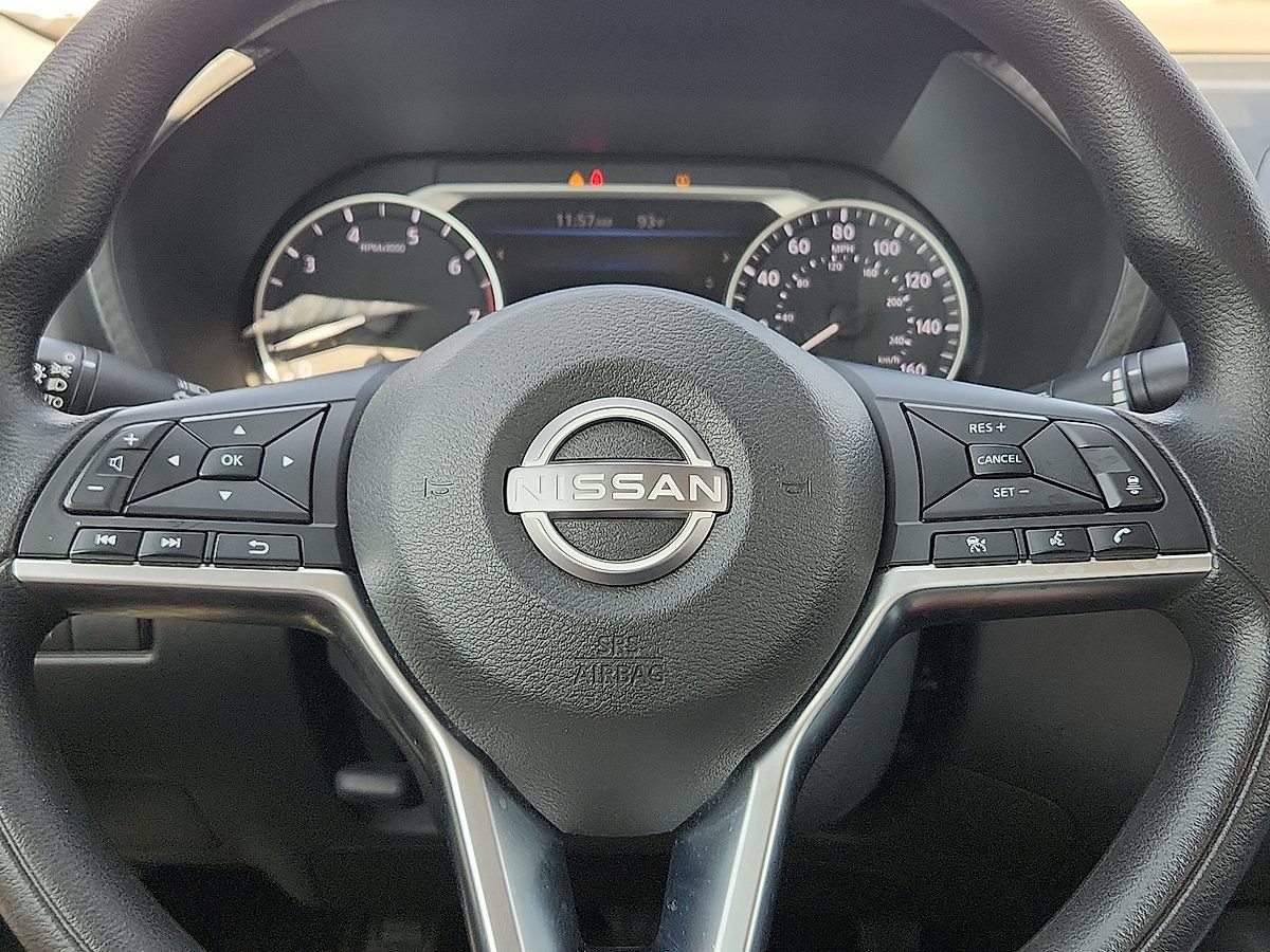 Used 2025 Nissan Sentra SV FWD image 11