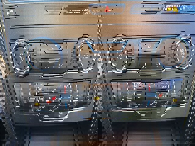 Certified 2019 Ford Explorer XLT w/ Equipment Group 202A image 19