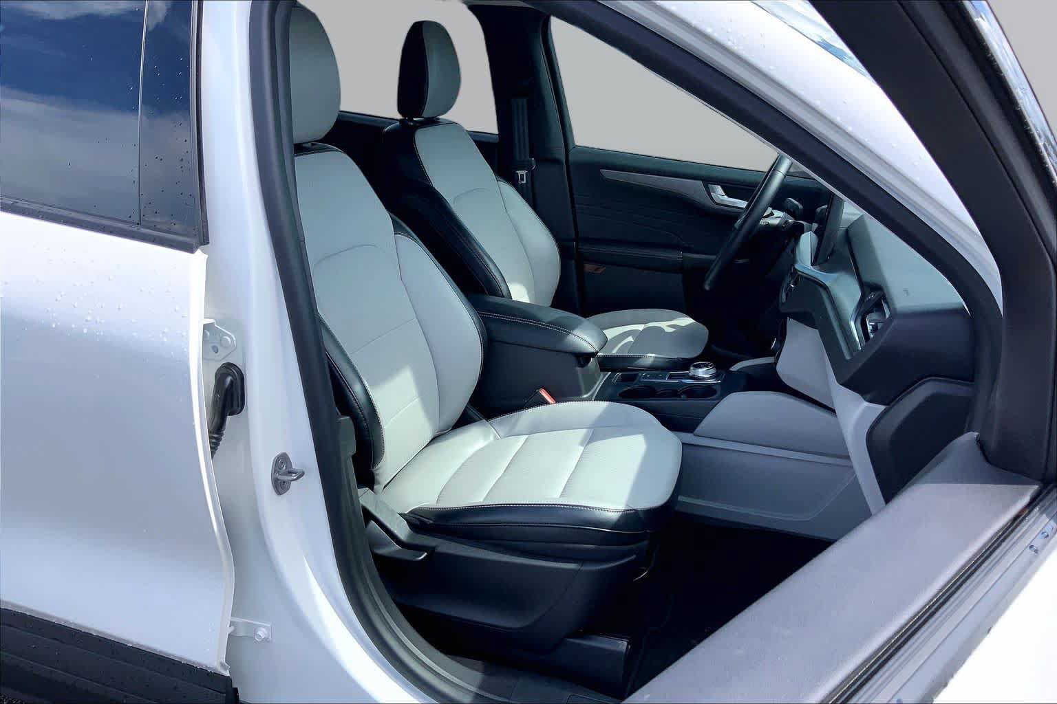 Certified 2023 Ford Escape SE FWD image 9