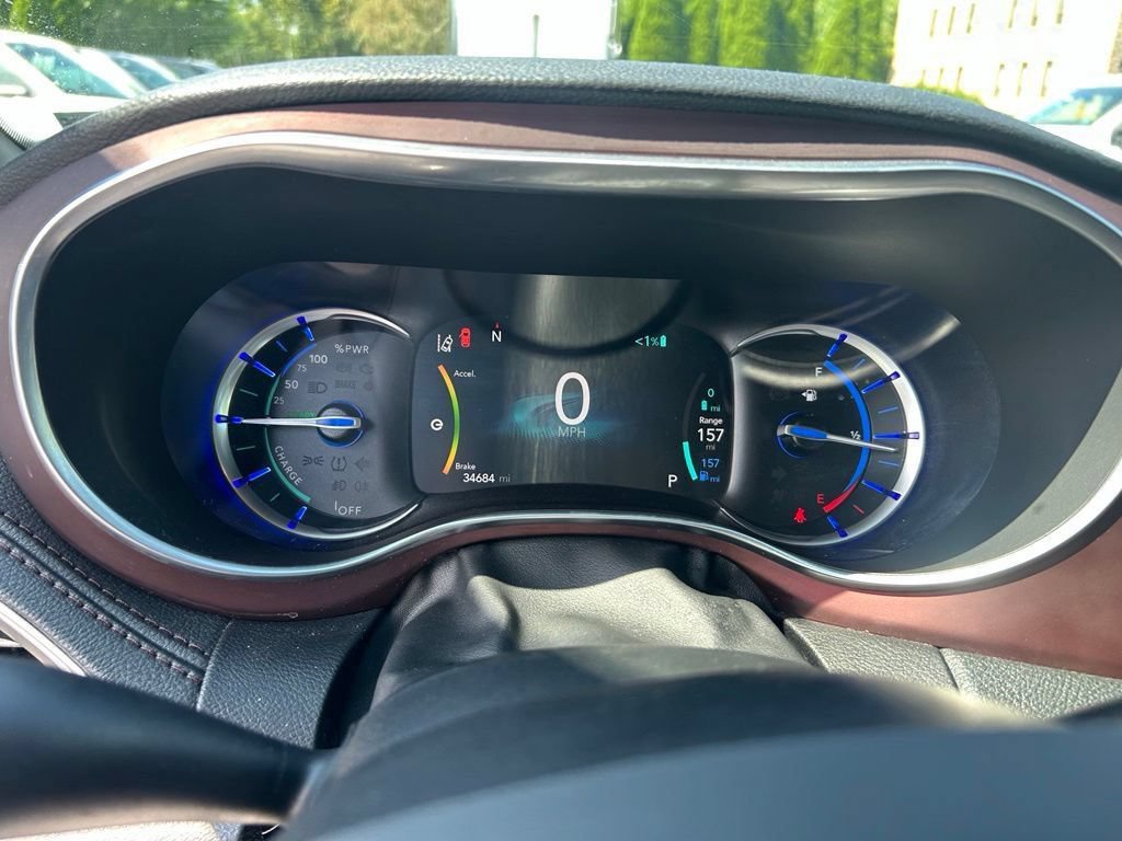 Used 2020 Chrysler Pacifica Limited FWD image 24