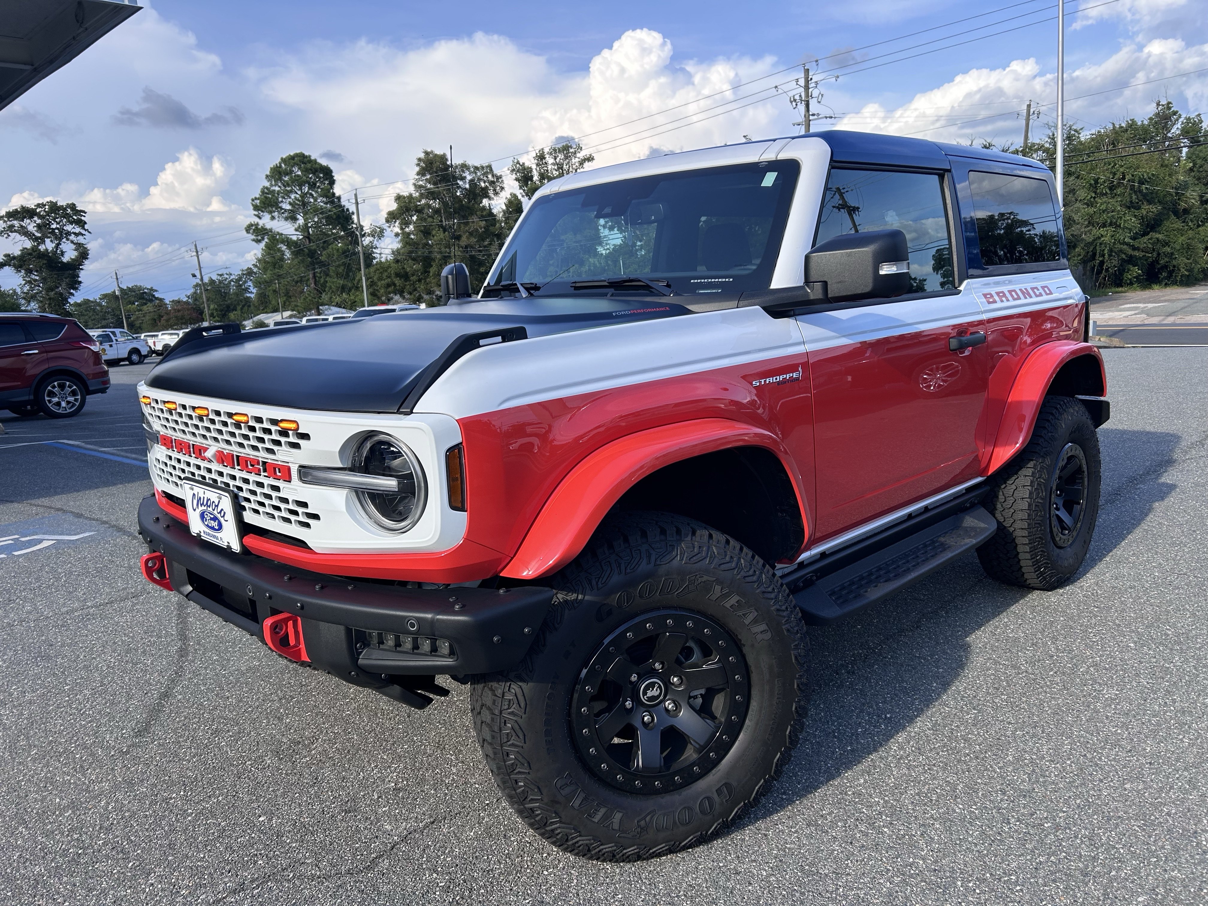 Certified 2025 Ford Bronco Stroppe Edition AWD/4WD image 3