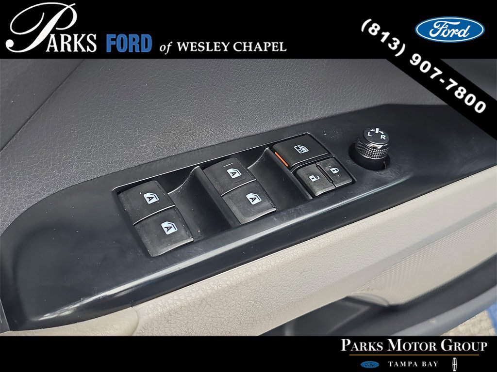 Used 2019 Toyota Camry L image 17