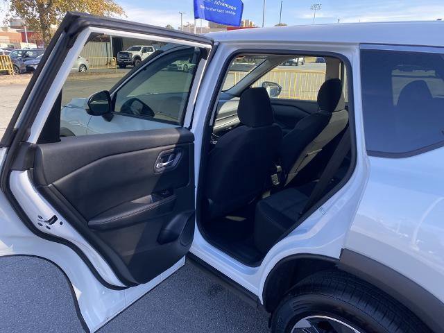 Used 2024 Nissan Rogue SV image 27