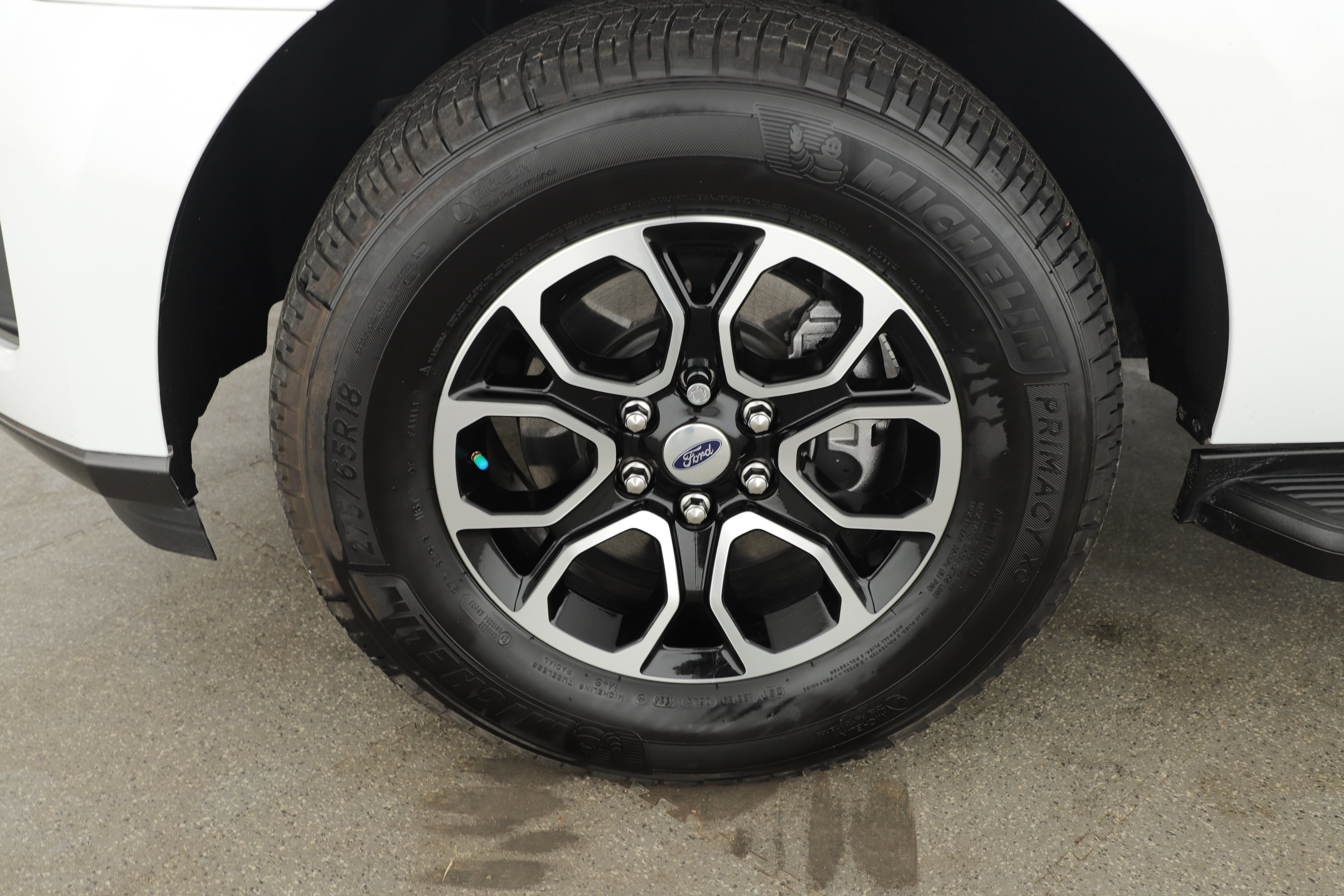 Certified 2024 Ford Expedition XLT image 4