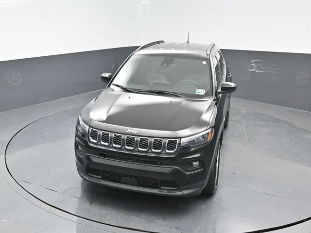Used 2024 Jeep Compass Latitude AWD/4WD image 18