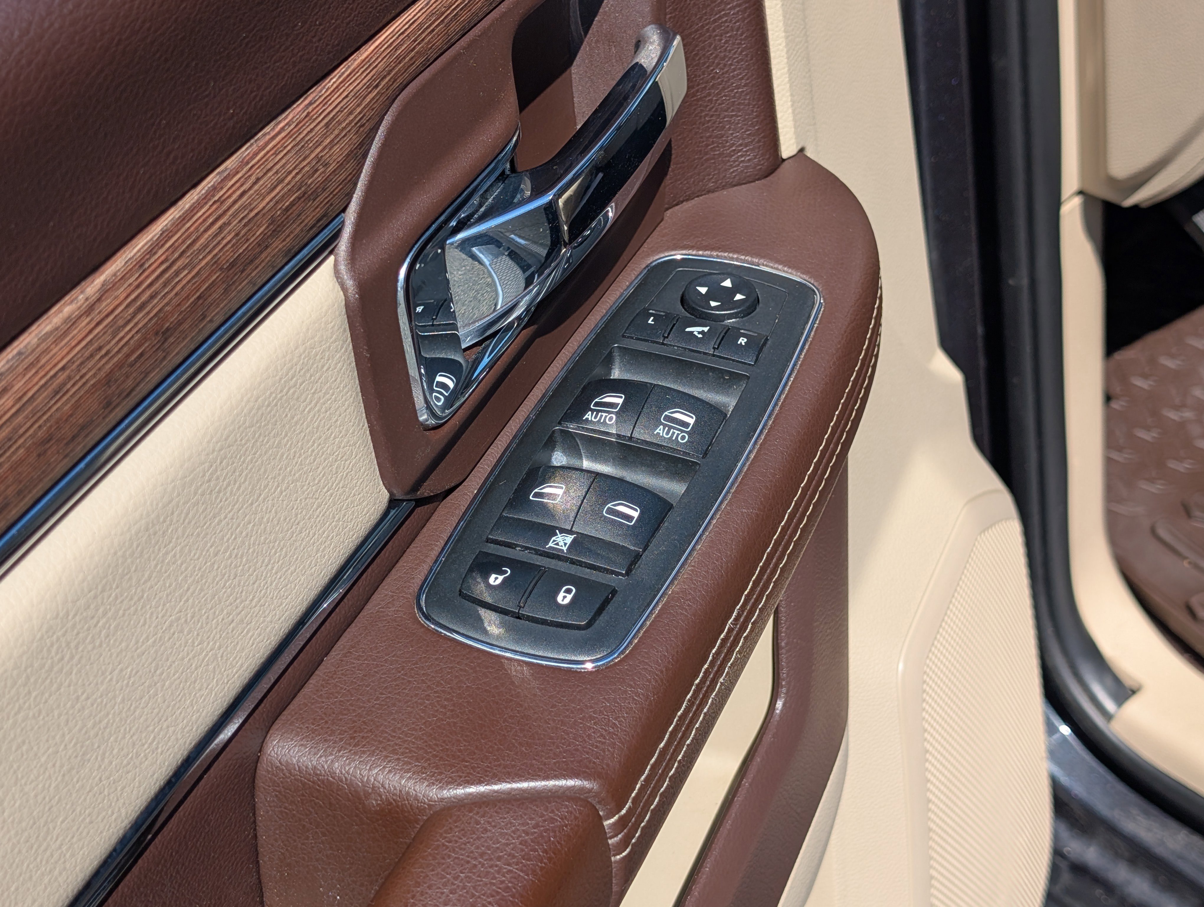 Used 2018 RAM 2500 Laramie w/ Off Road Package image 19