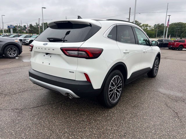 Certified 2026 Ford Escape SE FWD image 4