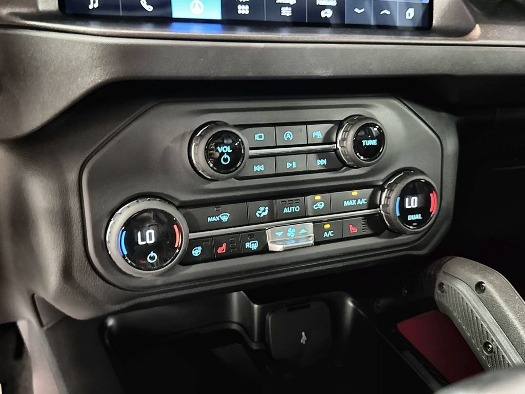 Certified 2025 Ford Bronco Raptor w/ Interior Carbon Fiber Pack AWD/4WD image 22
