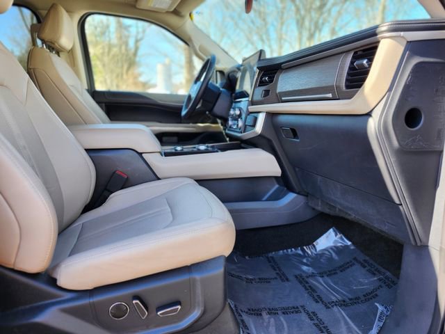 Certified 2023 Ford Expedition Limited image 11