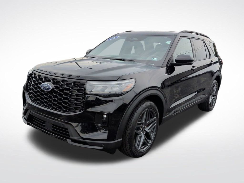 Certified 2025 Ford Explorer ST-Line w/ ST-Line Street Pack AWD/4WD image 3