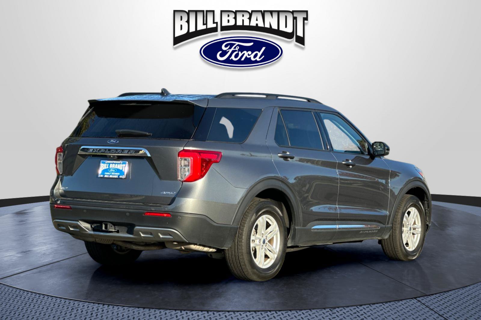 Certified 2024 Ford Explorer XLT w/ Equipment Group 202A AWD/4WD image 3