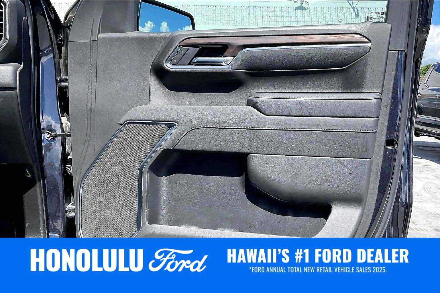 Used 2025 GMC Sierra 1500 SLT AWD/4WD image 28