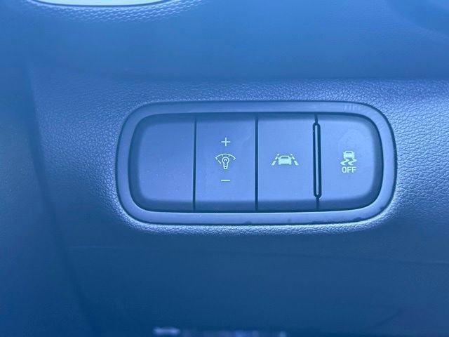 Used 2022 Hyundai Venue Limited FWD image 28