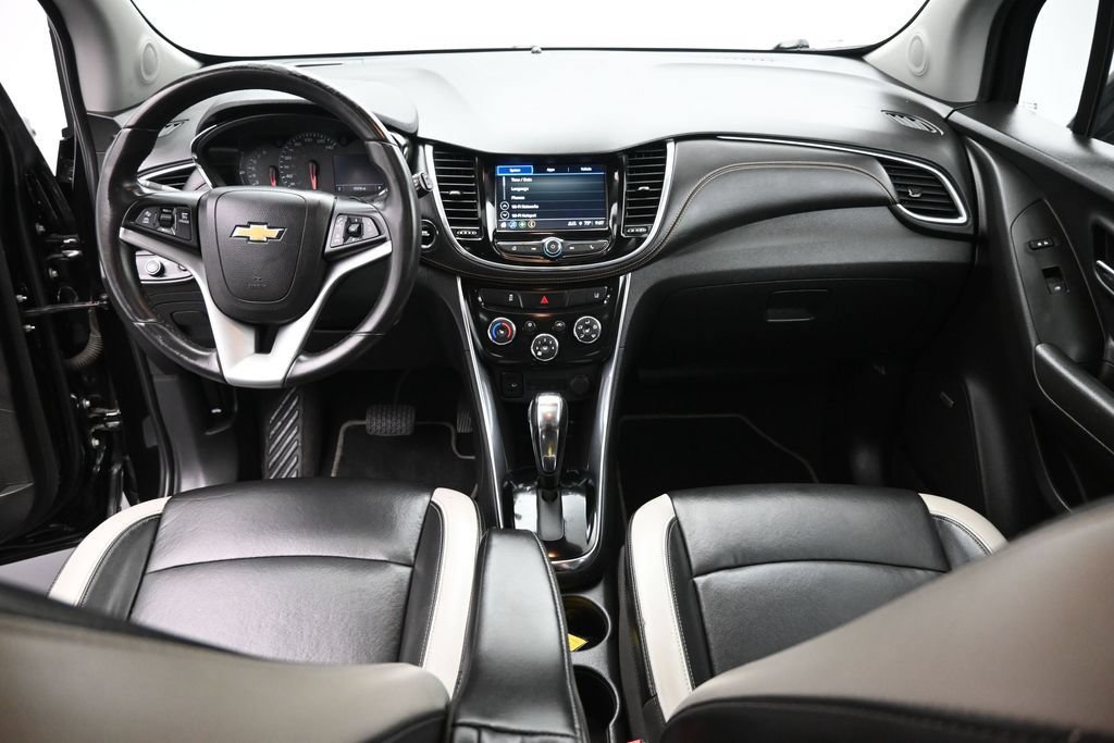 Used 2018 Chevrolet Trax Premier w/ Midnight Edition FWD image 22