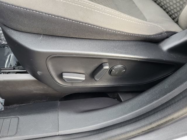 Certified 2022 Ford Escape SE w/ SE Sport Appearance Package image 18