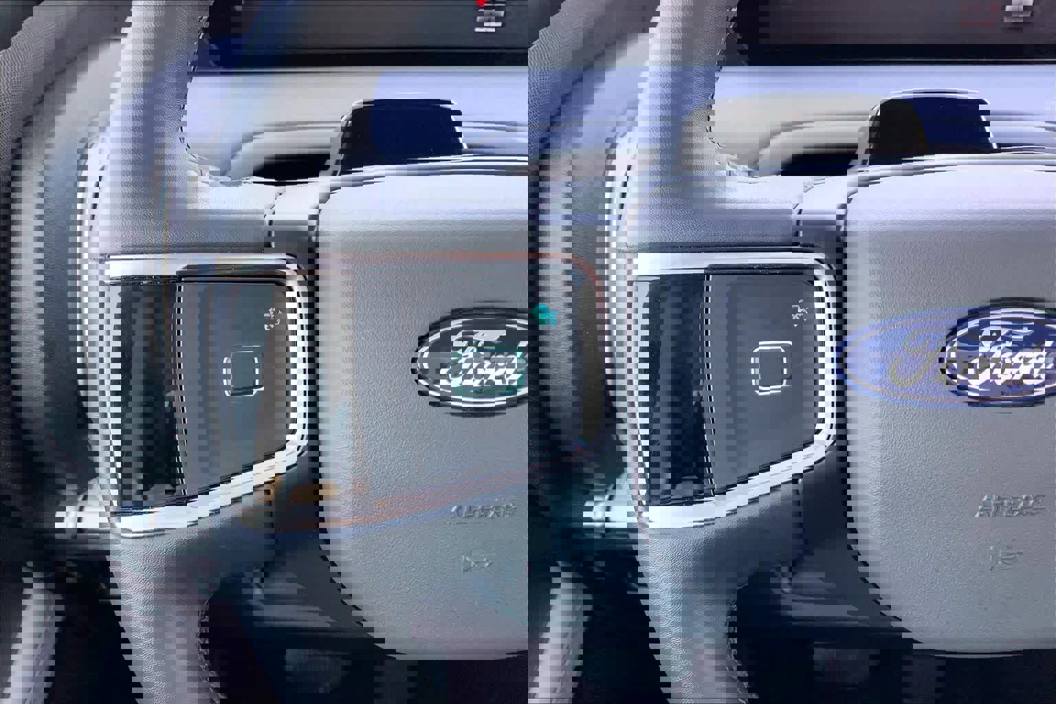 Certified 2025 Ford Expedition Active image 24