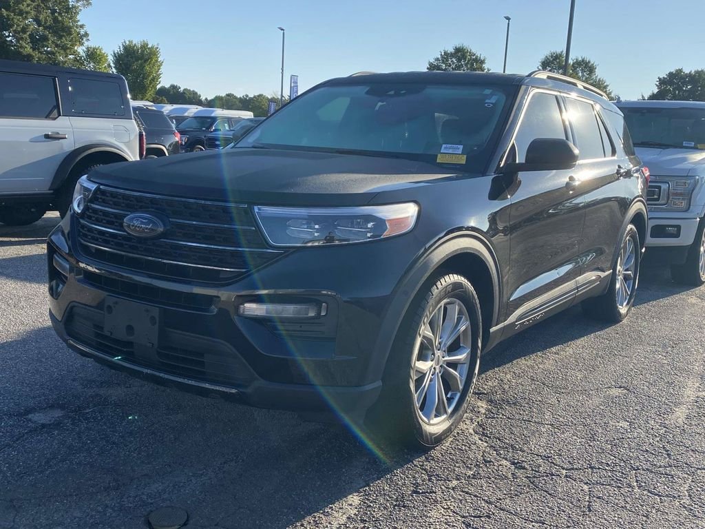 Certified 2020 Ford Explorer XLT w/ Equipment Group 202A RWD image 3