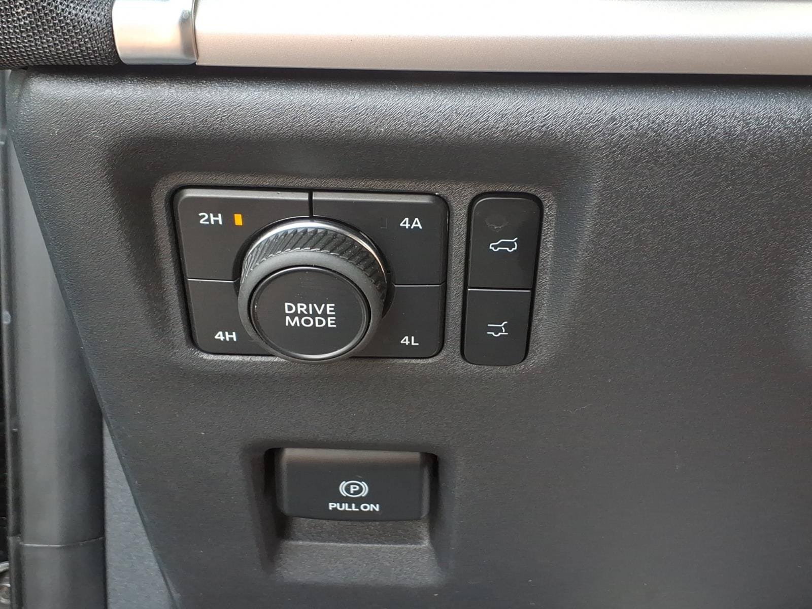 Certified 2025 Ford Expedition Active AWD/4WD image 27