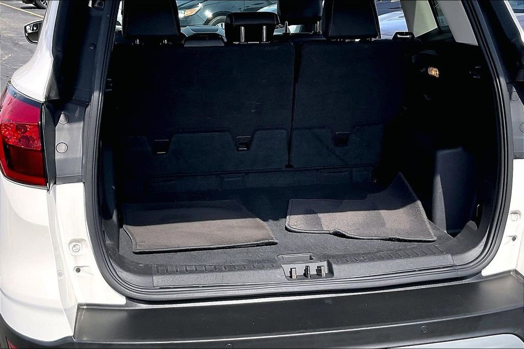 Certified 2019 Ford Escape SEL FWD image 28
