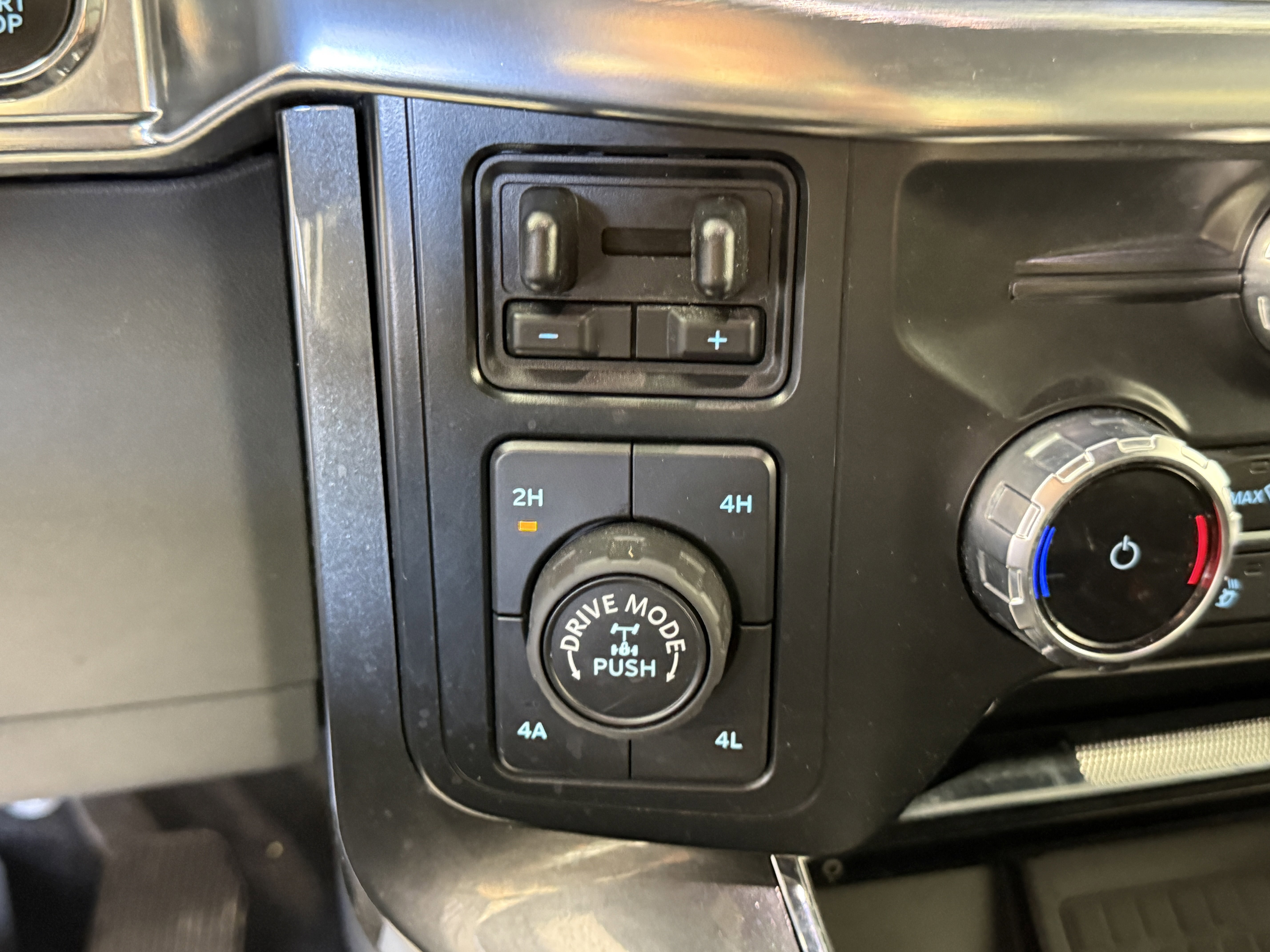 Certified 2022 Ford F150 Lariat w/ Equipment Group 502A High image 22