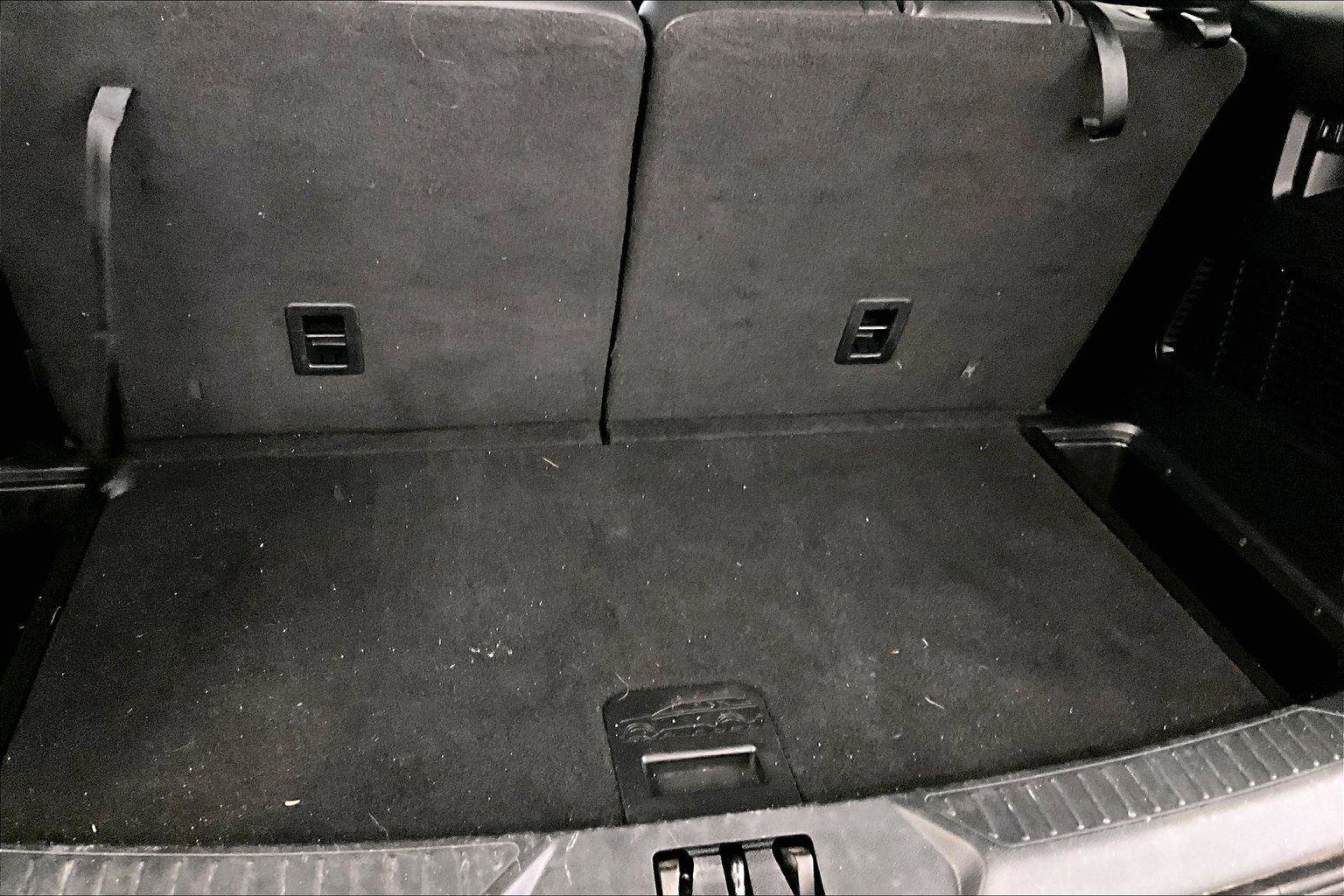 Certified 2022 Ford Explorer XLT w/ Equipment Group 202A image 35