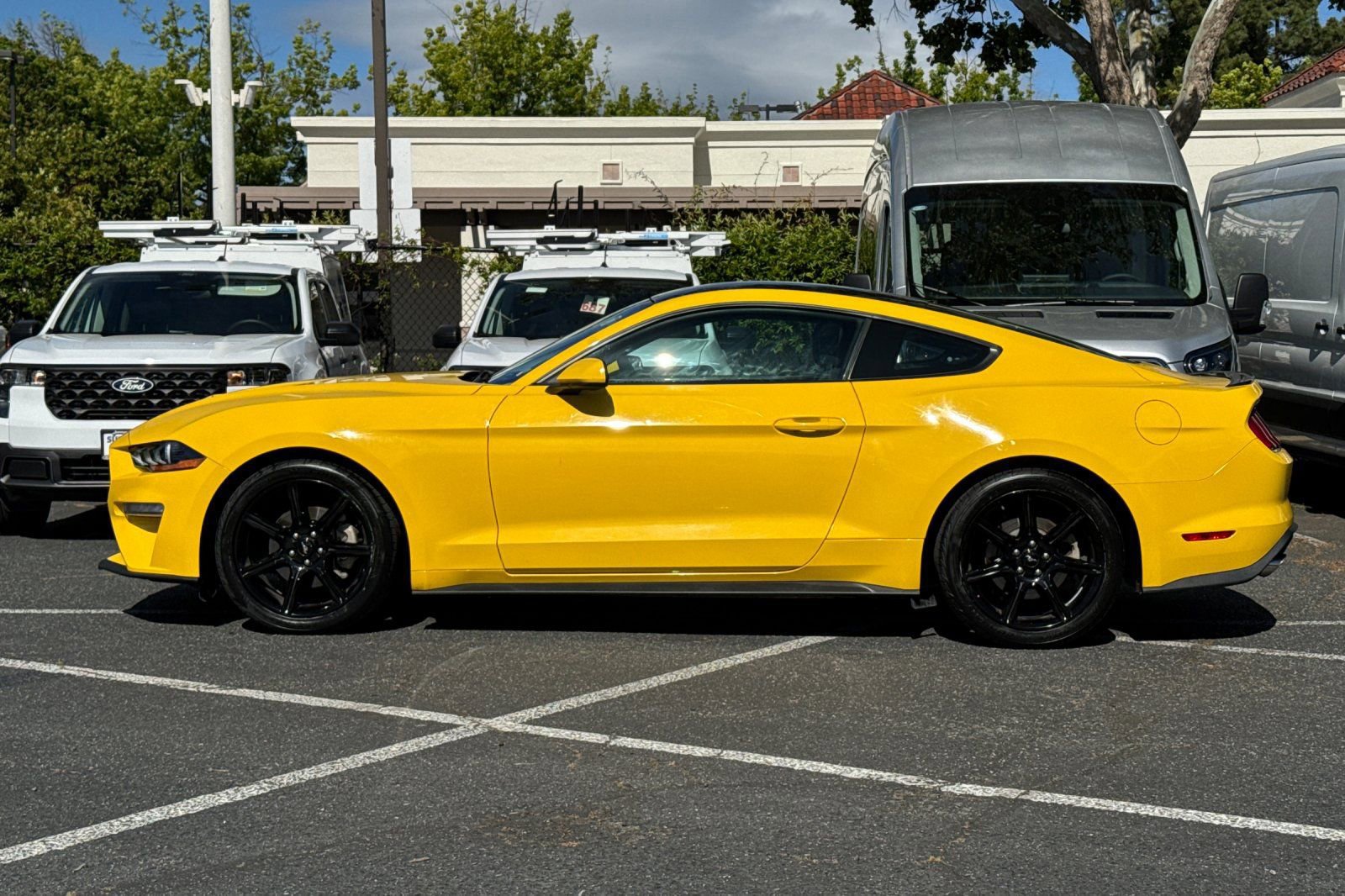 Certified 2018 Ford Mustang Coupe w/ Black Accent Pkg RWD video 2