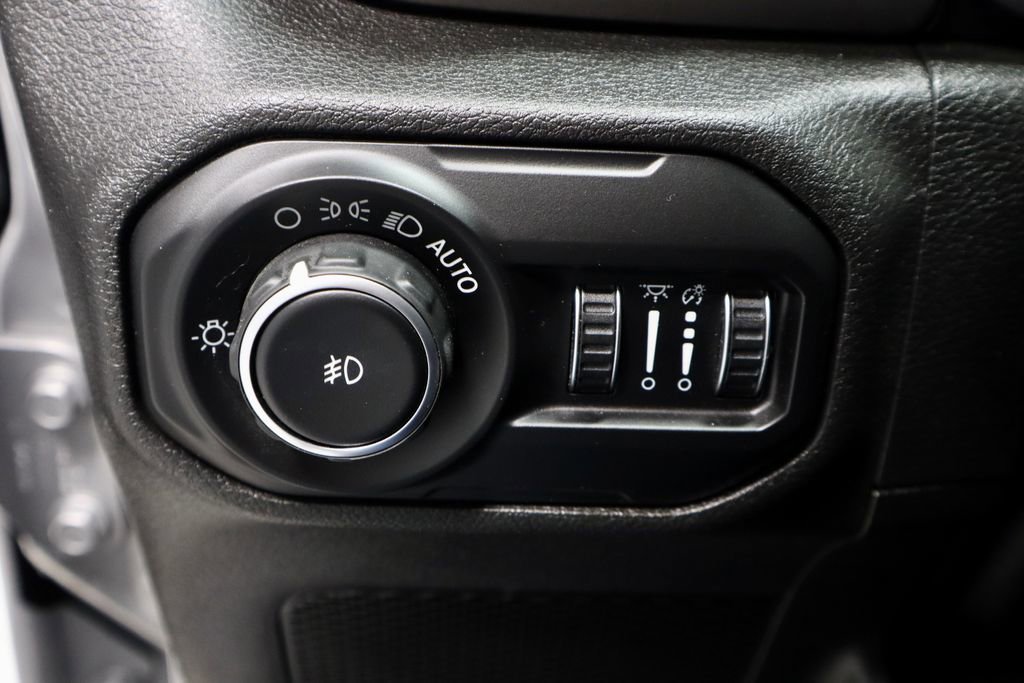 Used 2018 Jeep Wrangler Unlimited Sport S AWD/4WD image 25