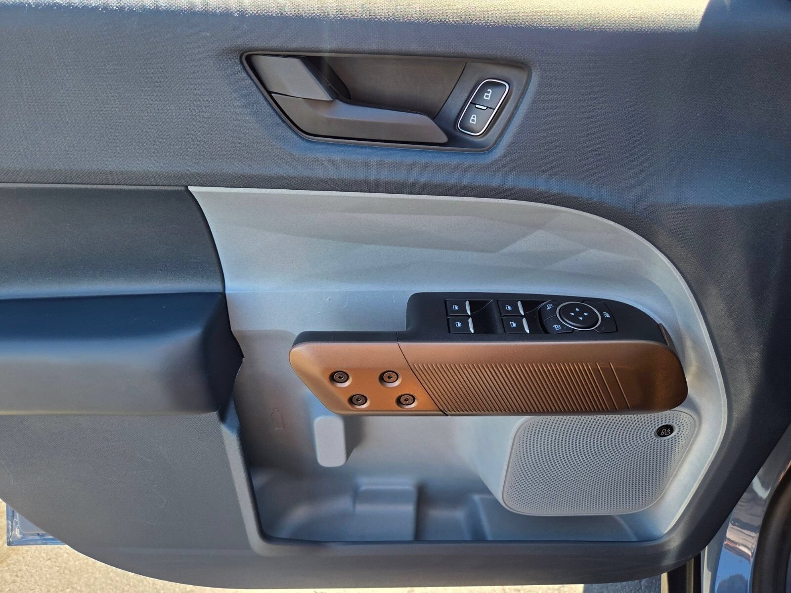 Certified 2024 Ford Maverick Lariat FWD image 17