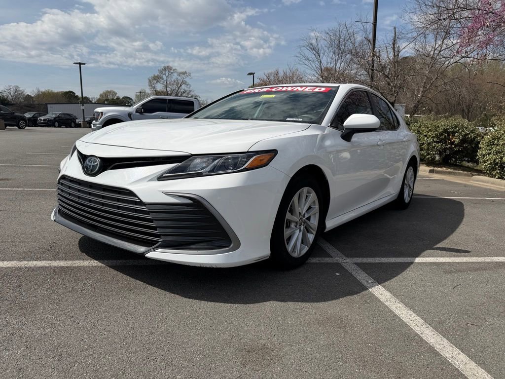 Used 2023 Toyota Camry LE image 3