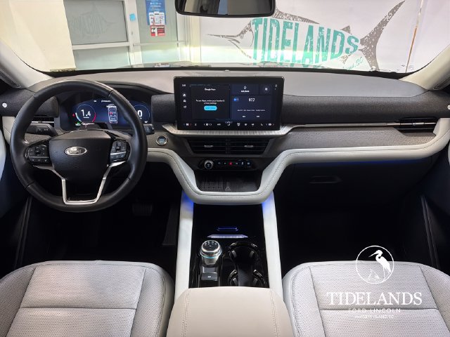 Certified 2025 Ford Explorer Platinum w/ Ultimate Package AWD/4WD image 24