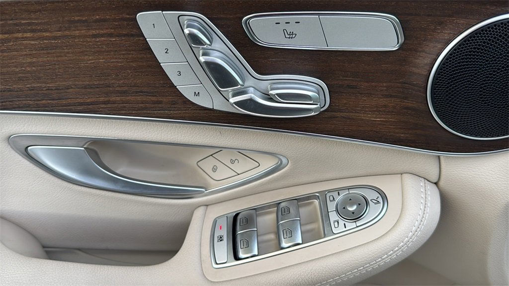 Used 2021 Mercedes-Benz C 300 C 300 image 19