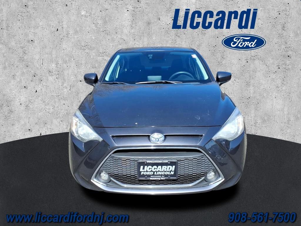 Used 2019 Toyota Yaris LE image 2