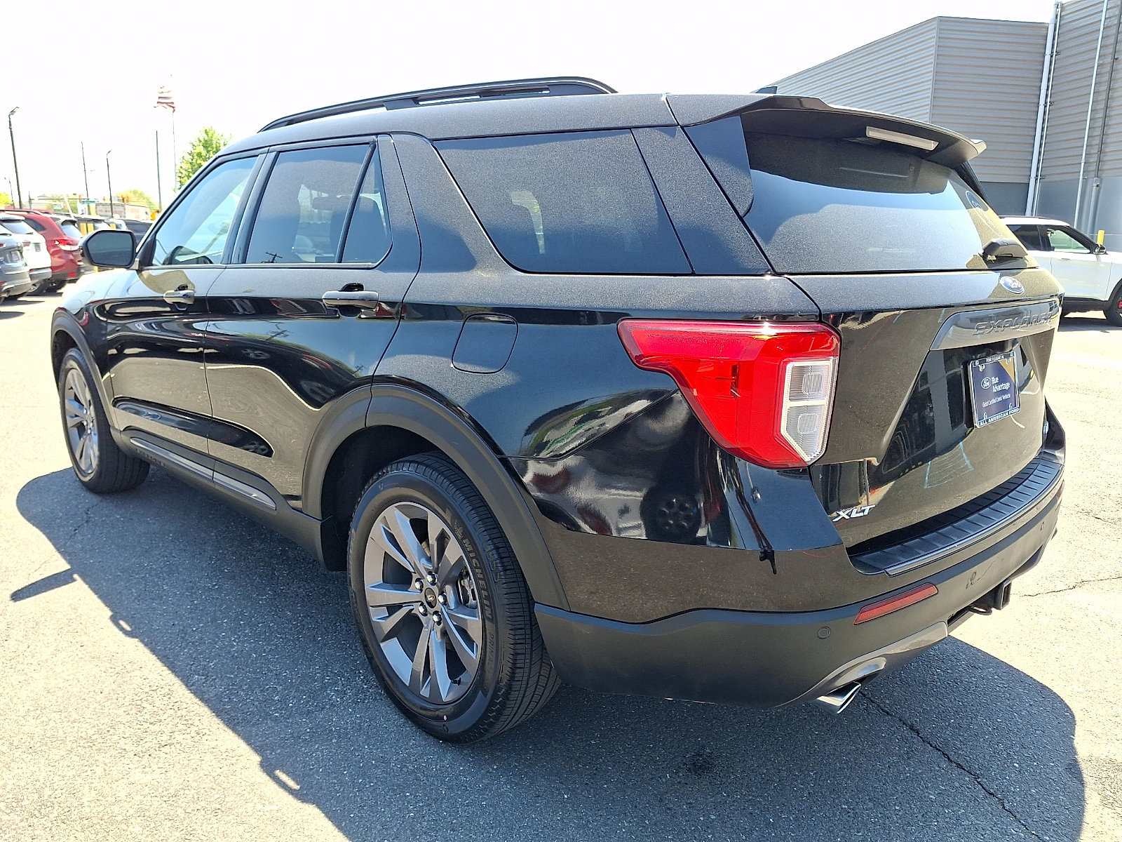 Certified 2022 Ford Explorer XLT w/ Equipment Group 202A AWD/4WD image 7
