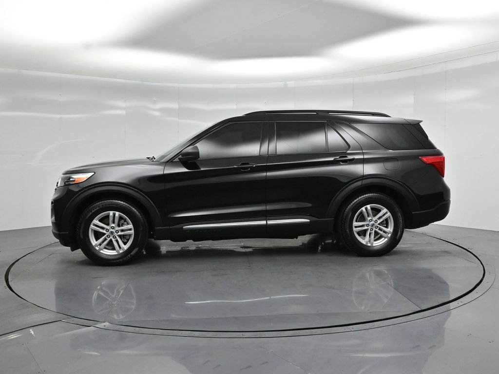 Certified 2024 Ford Explorer XLT RWD image 23
