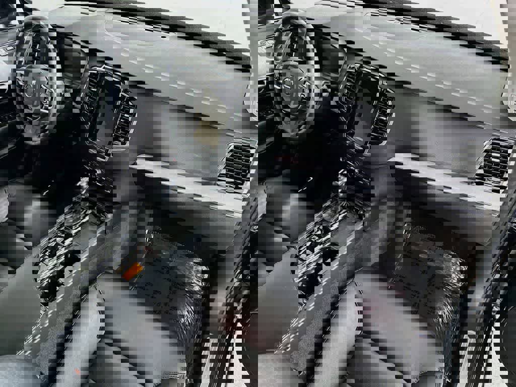 Used 2022 Volvo XC90 T5 Momentum w/ Advanced Package FWD image 33