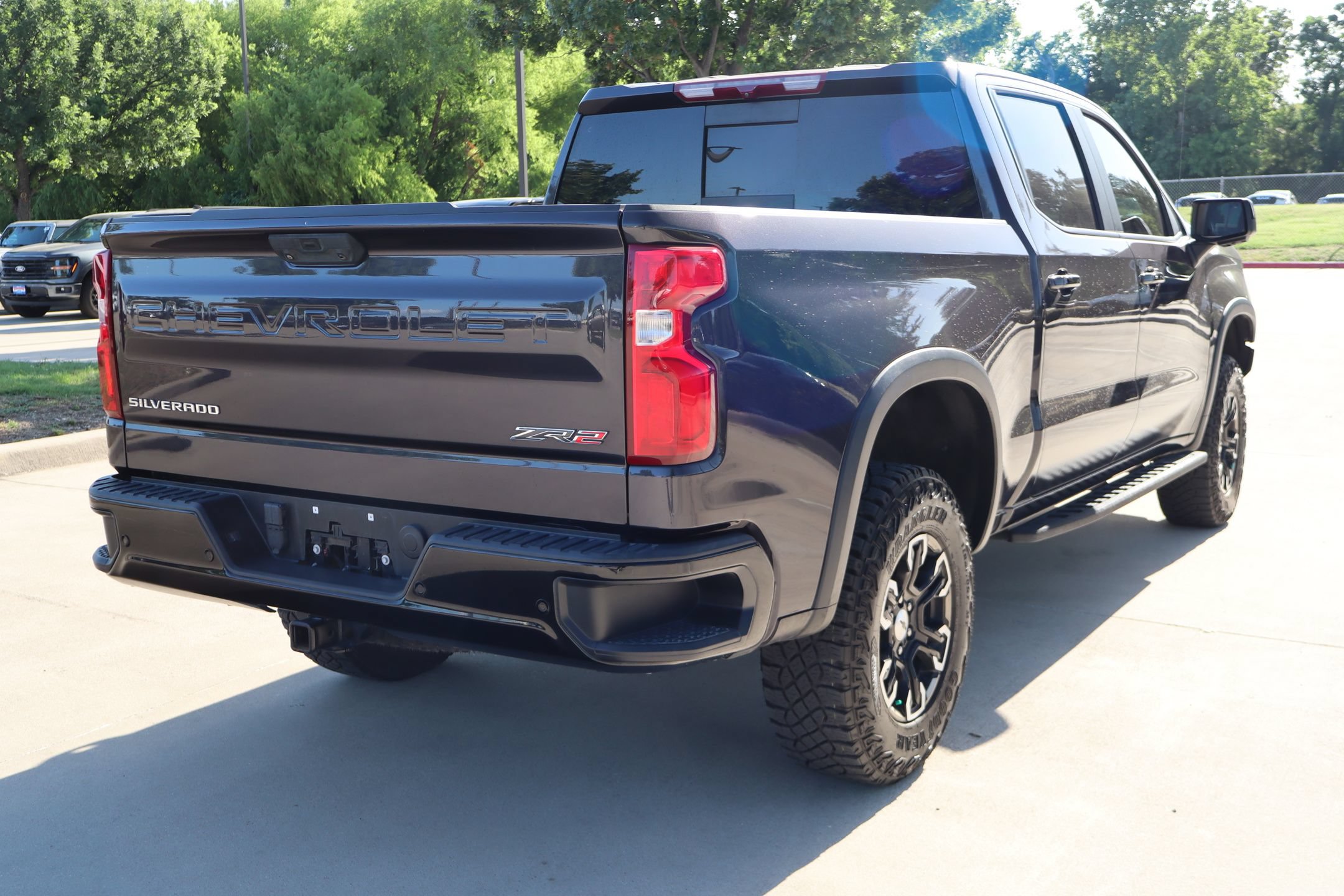 Used 2023 Chevrolet Silverado 1500 ZR2 AWD/4WD image 3
