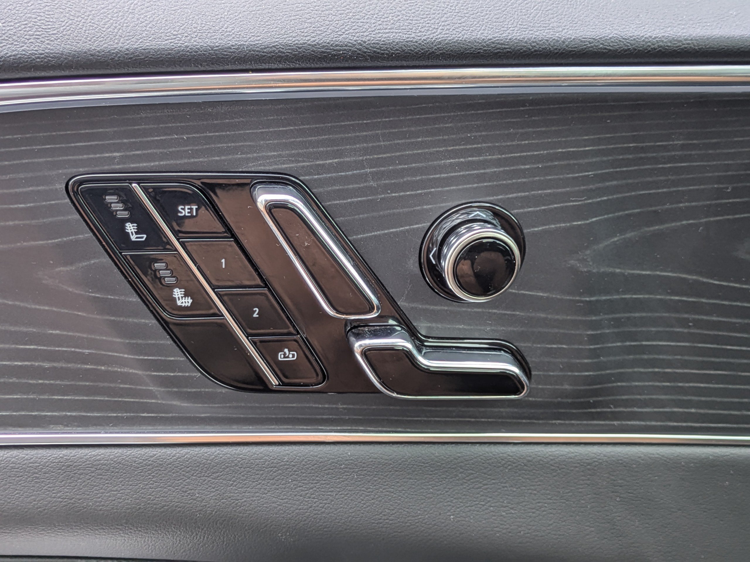 Used 2024 Cadillac Lyriq Luxury RWD image 19