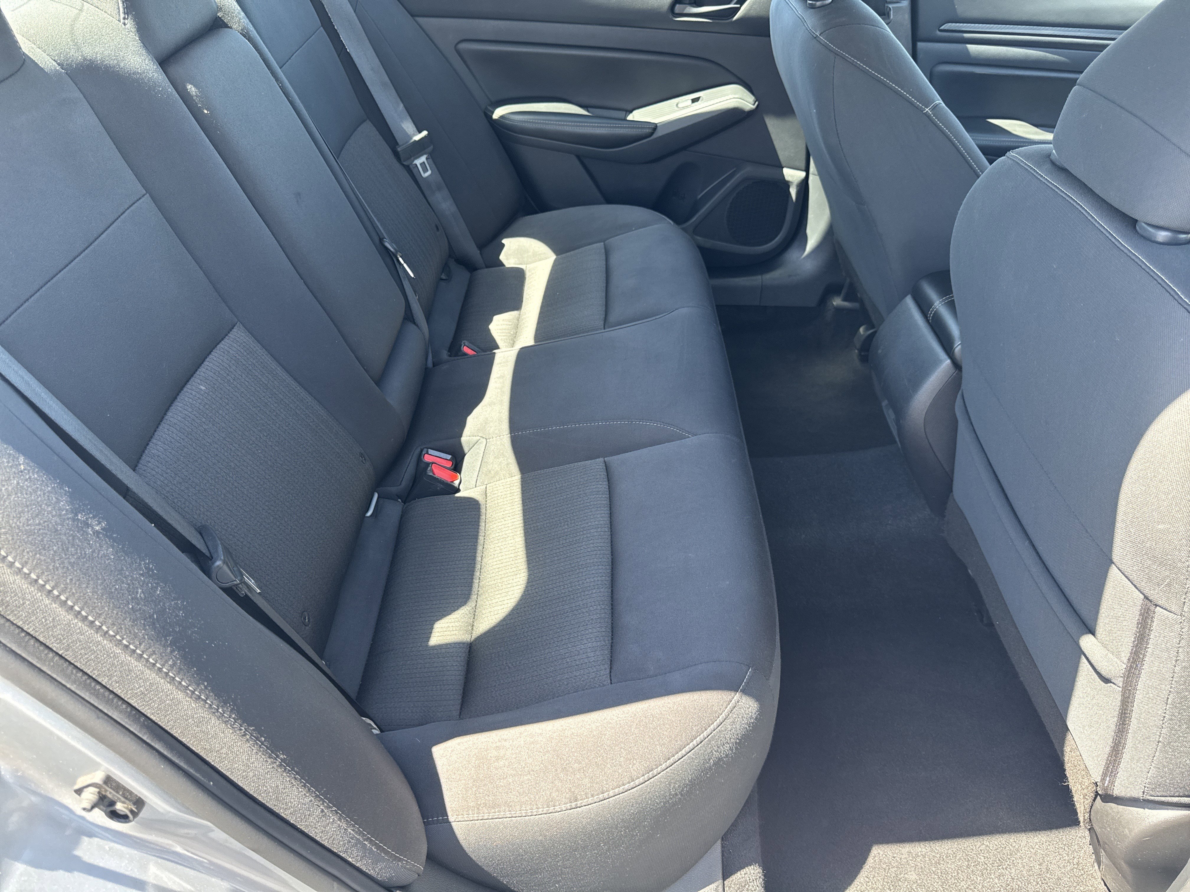 Used 2024 Nissan Altima 2.5 SV FWD image 17