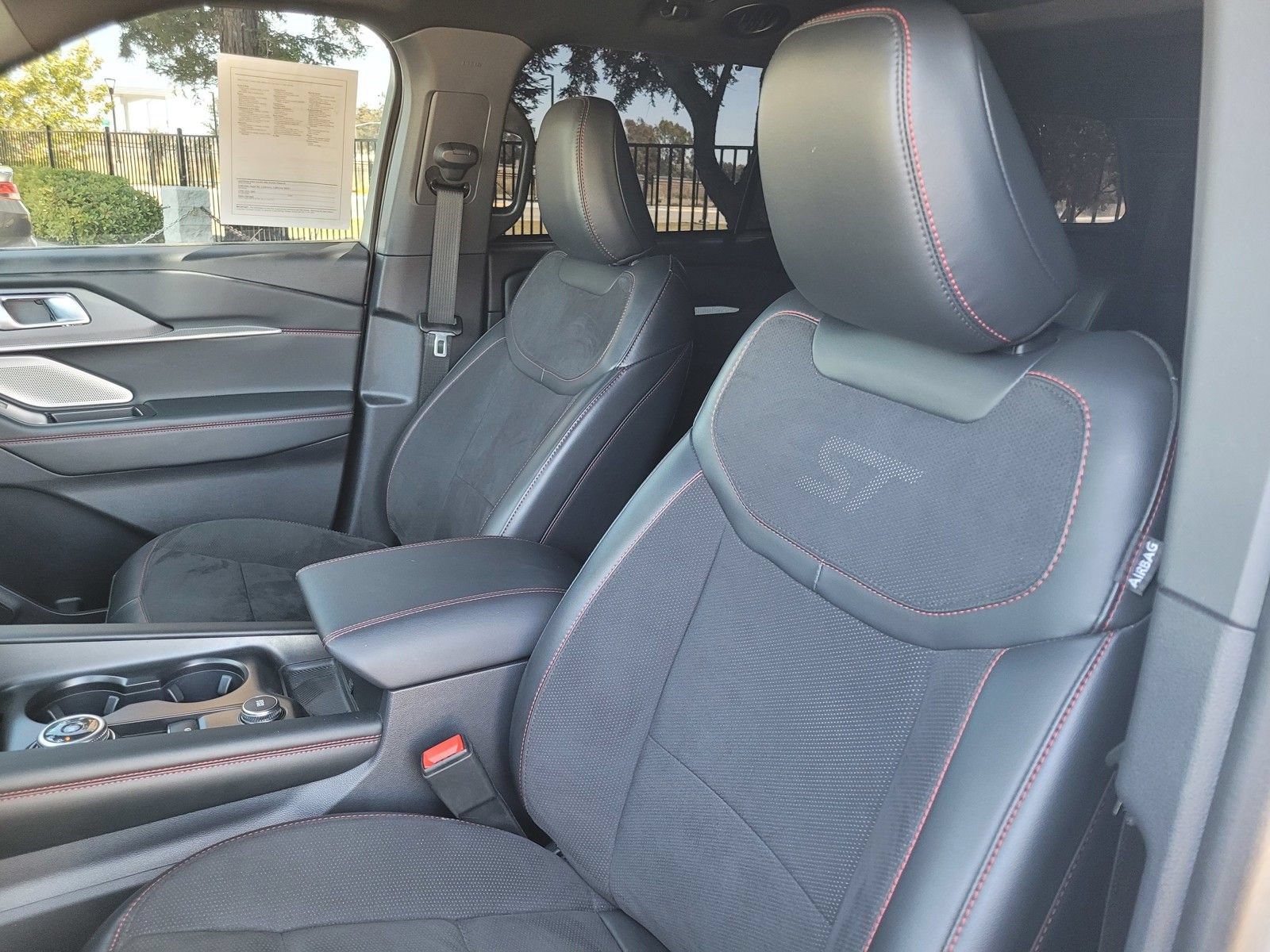 Certified 2025 Ford Explorer ST AWD/4WD image 22