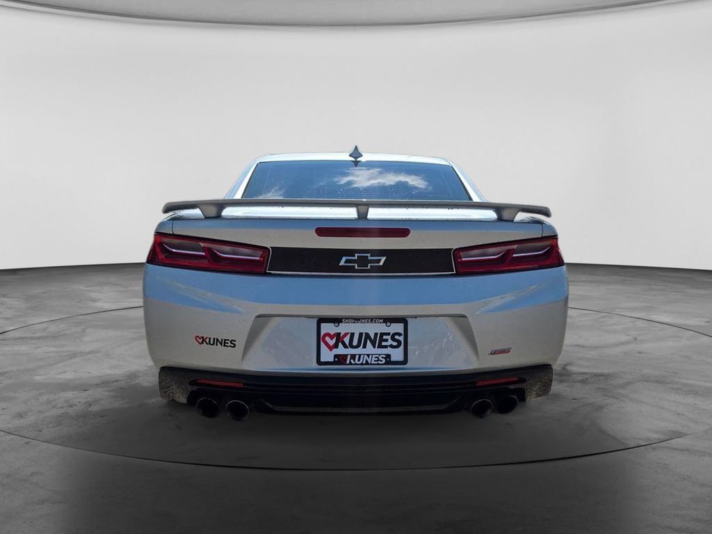 Used 2018 Chevrolet Camaro SS RWD image 7