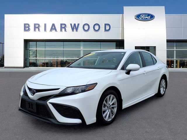 Used 2024 Toyota Camry SE FWD image 1