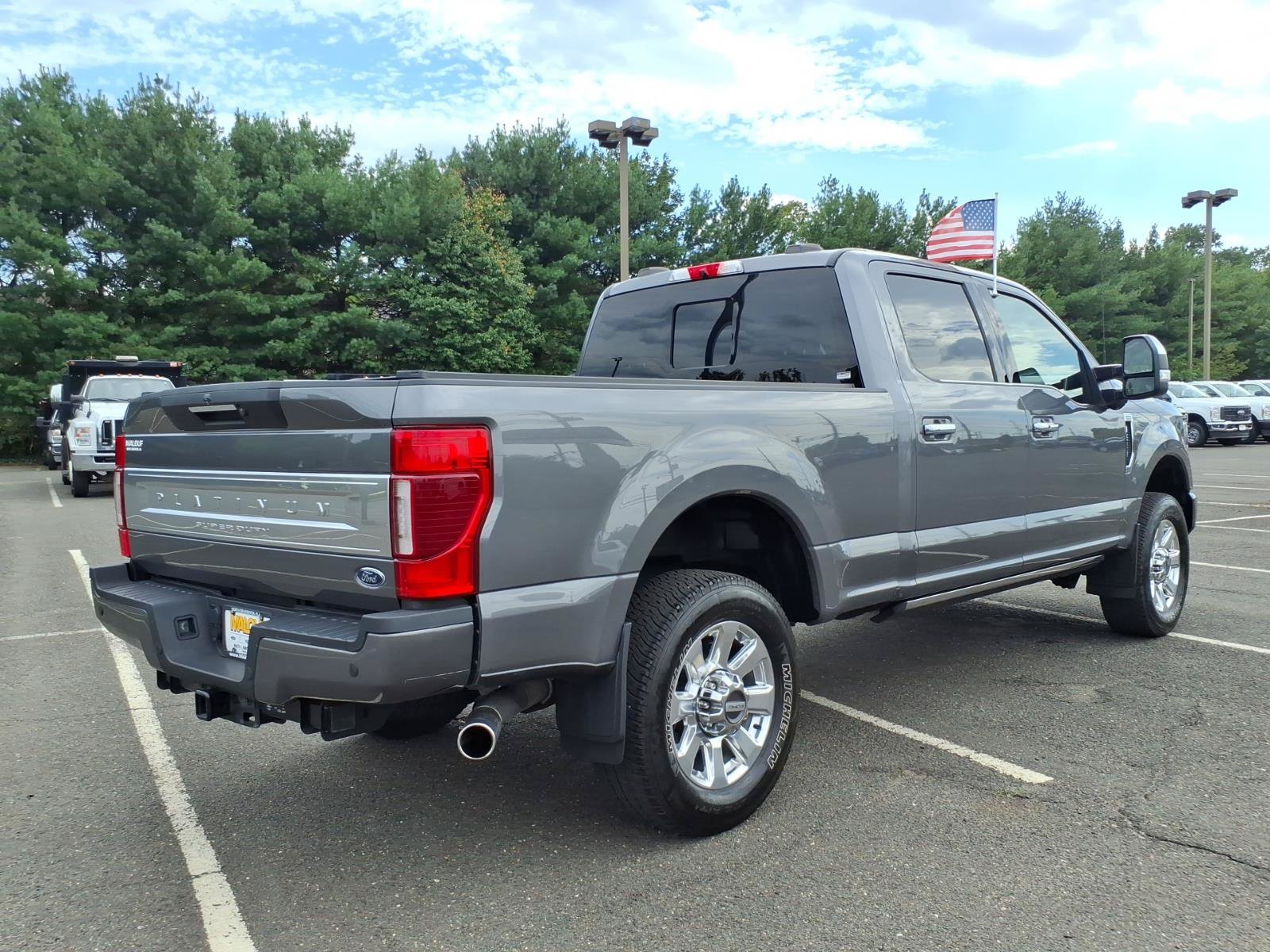 Certified 2022 Ford F350 Platinum w/ FX4 Off-Road Package AWD/4WD image 6