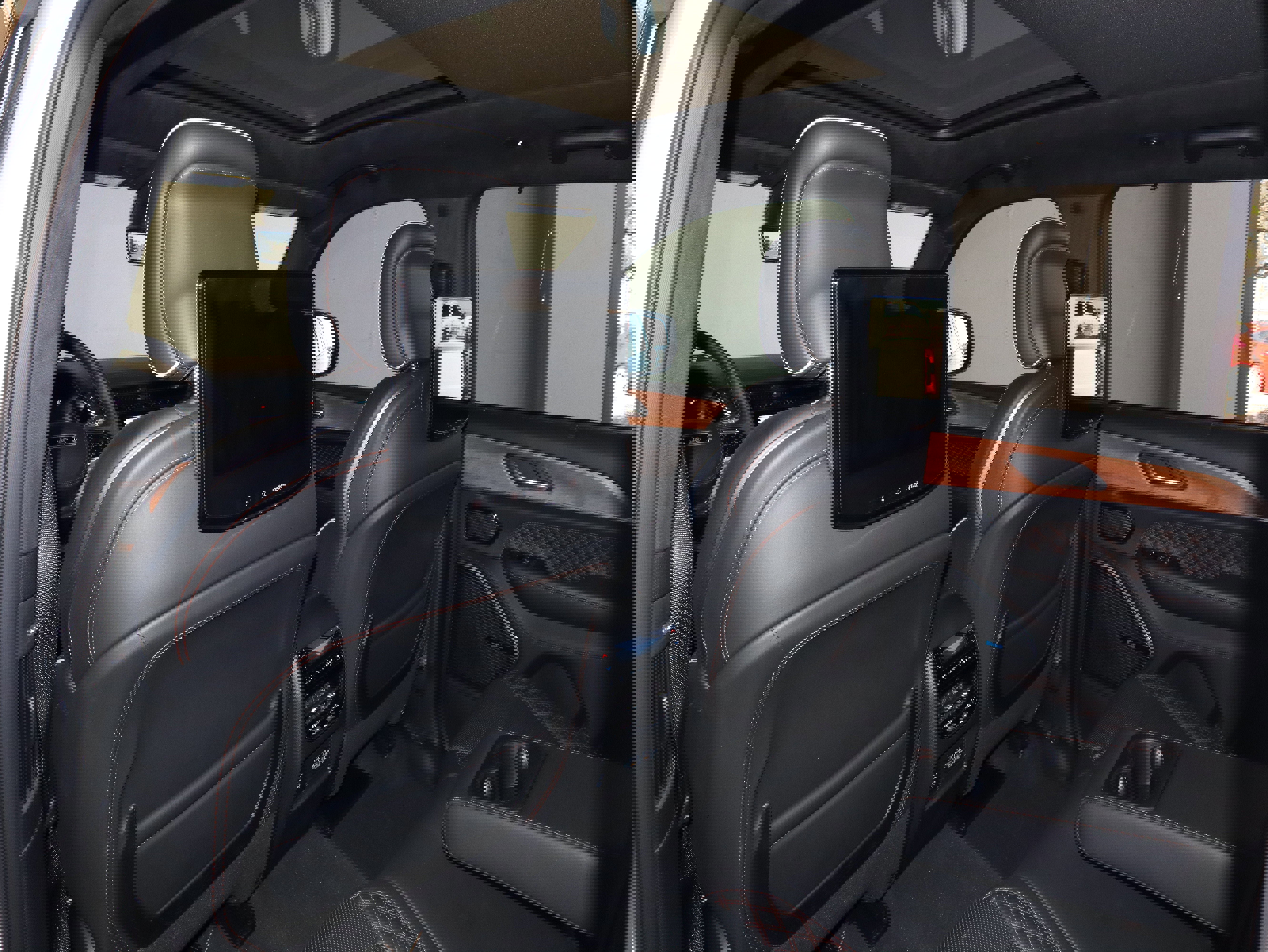 Used 2023 Jeep Grand Cherokee Summit image 37