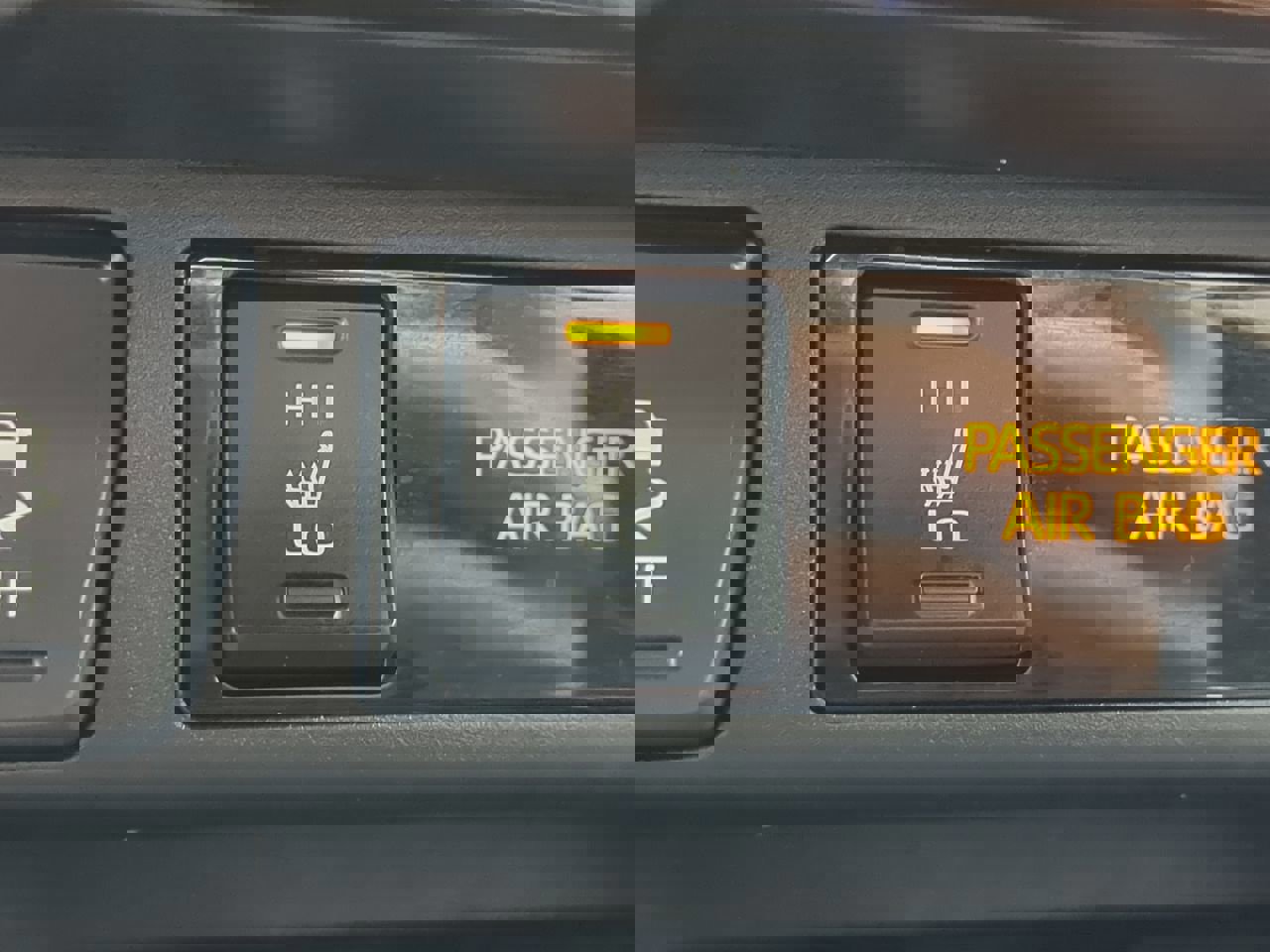 Used 2022 Toyota RAV4 SE w/ Convenience Package image 21