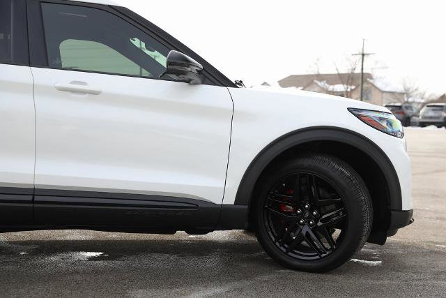 Certified 2025 Ford Explorer ST image 5