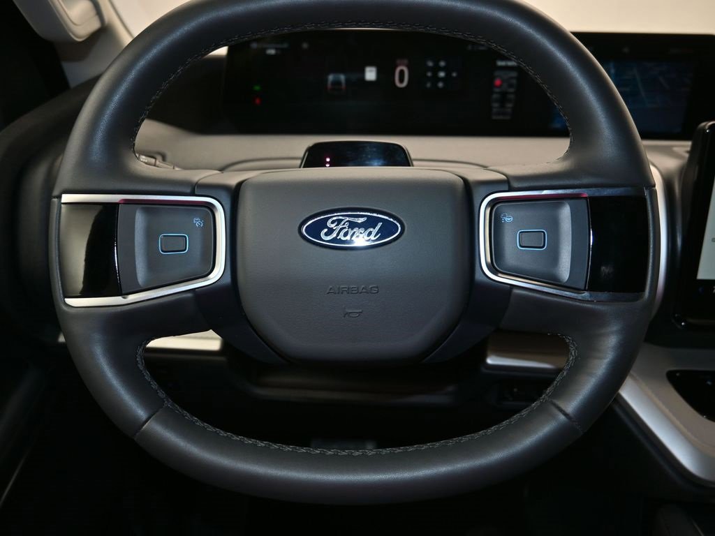 Certified 2025 Ford Expedition Active image 30