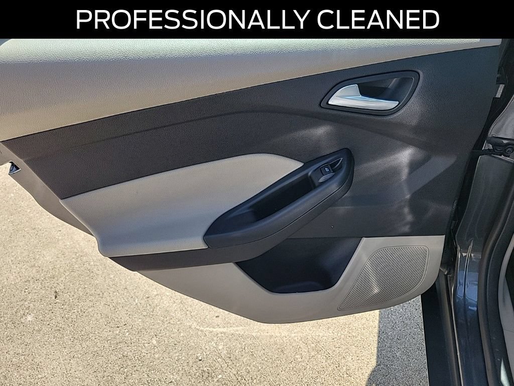 Certified 2018 Ford Focus SE FWD image 13